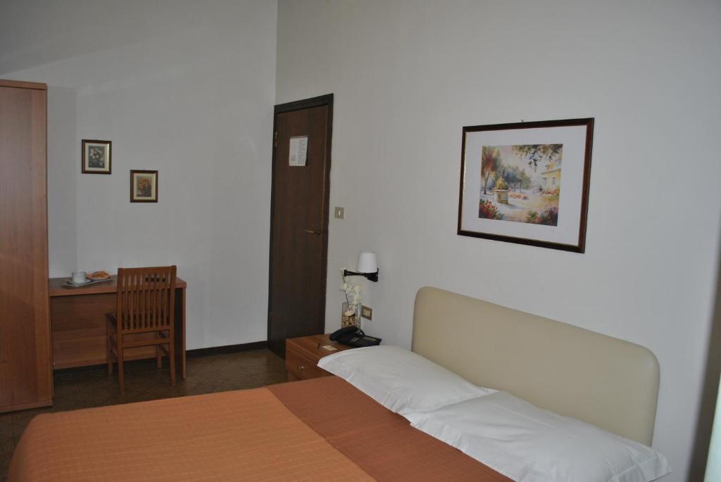 Albergo "Da Mario" Pianoro Cameră foto